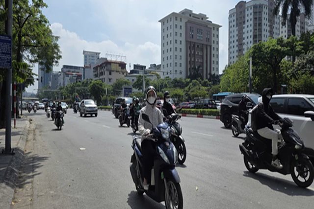 Hôm nay, miền Bắc nắng nóng gay gắt trước khi bắt đầu đợt mưa lớn dài ngày